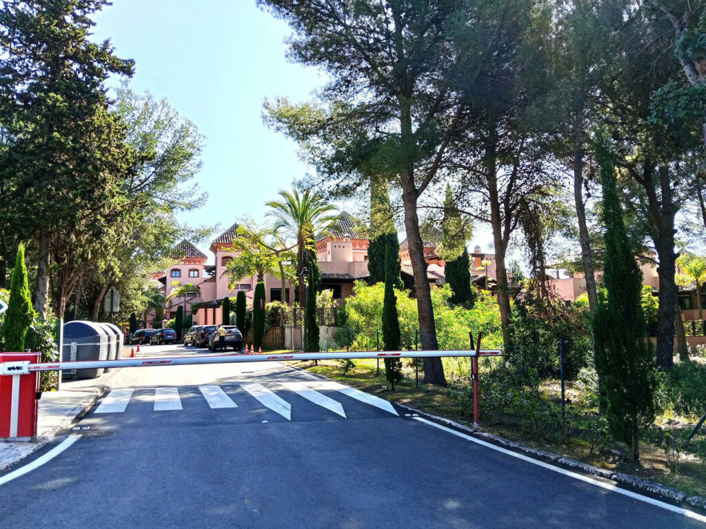 Townhouse Marbella Málaga - image 3