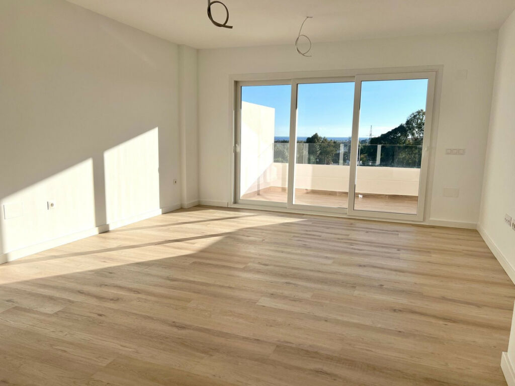 Middle Floor Apartment Marbella Málaga - image 3