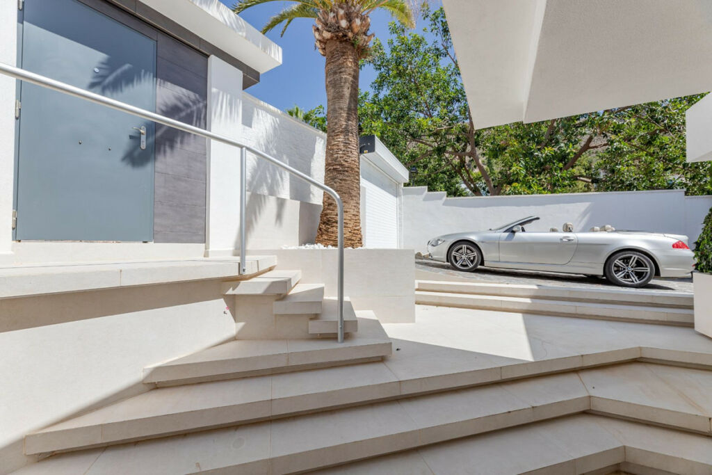 Detached Villa Benalmadena Málaga - image 3