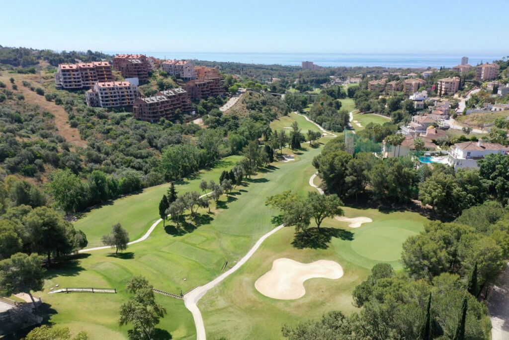 Residential Plot Elviria Málaga - image 3