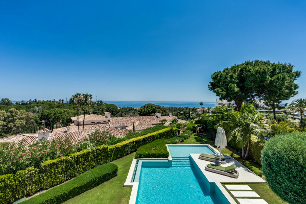 Detached Villa The Golden Mile Málaga - image 3