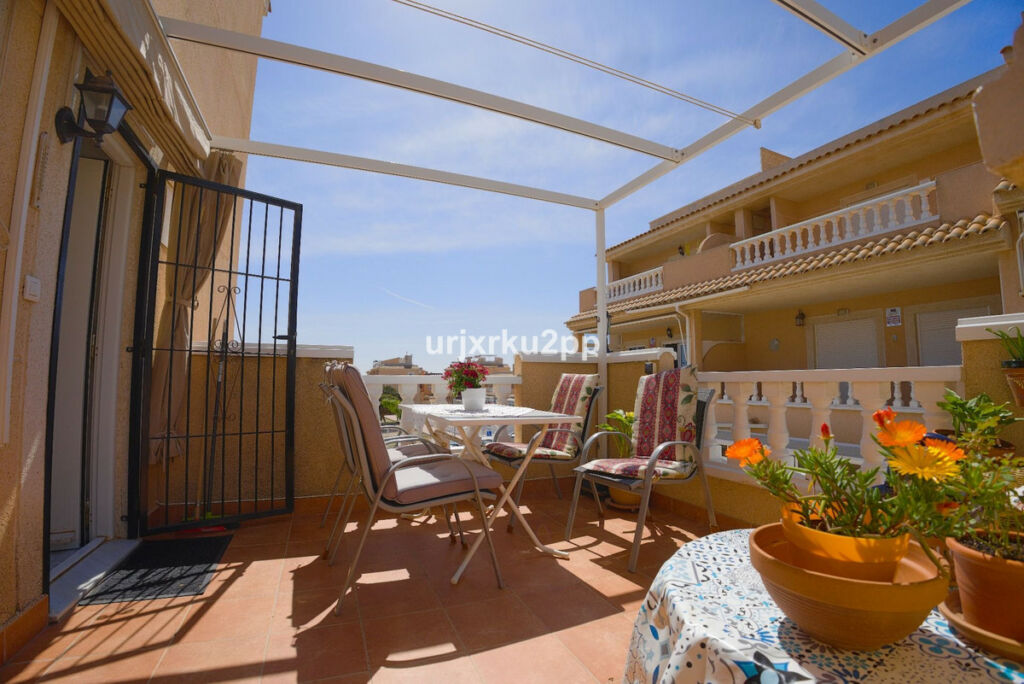 Townhouse Torrevieja Alicante - image 3