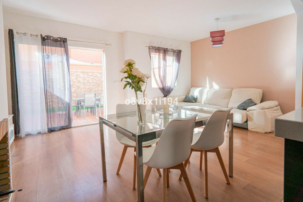 Townhouse Benajarafe Málaga - image 3
