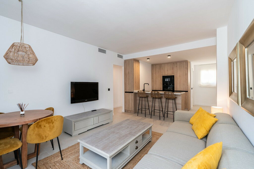 Middle Floor Apartment Marbella Málaga - image 3