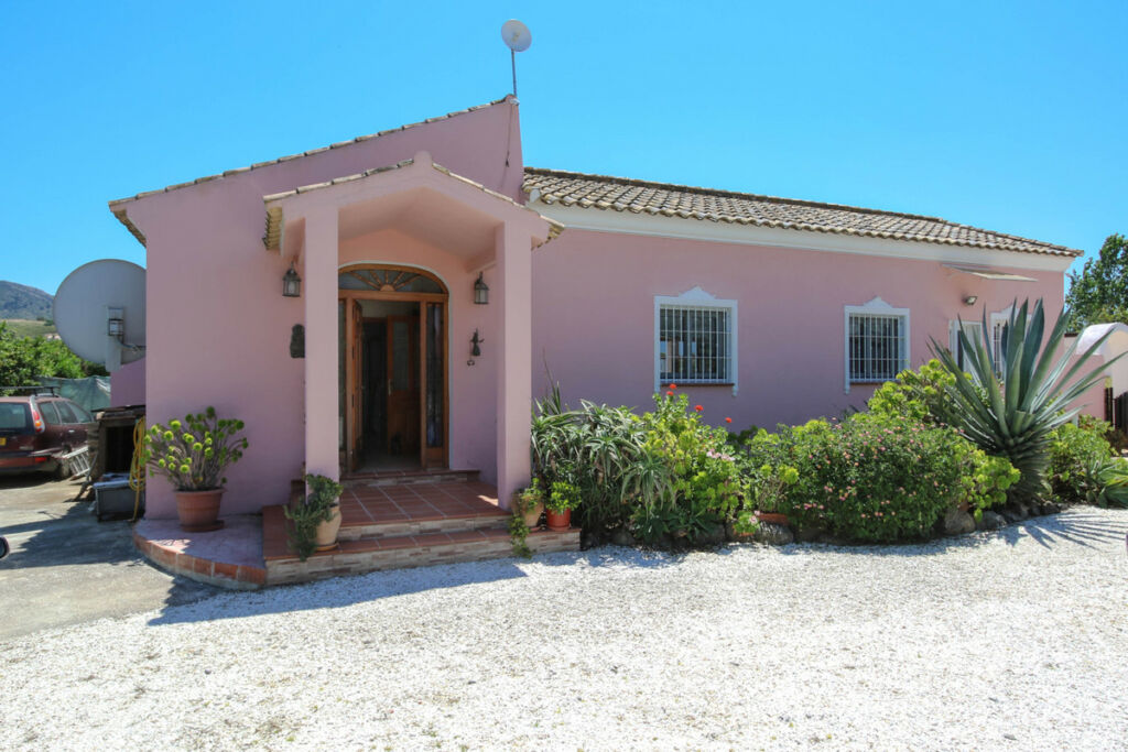 Detached Villa Cártama Málaga - image 5