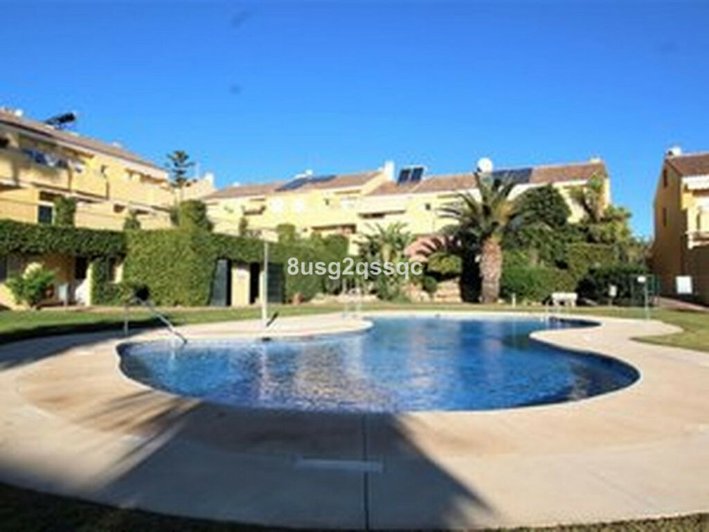 Semi-Detached House Estepona Málaga - image 6