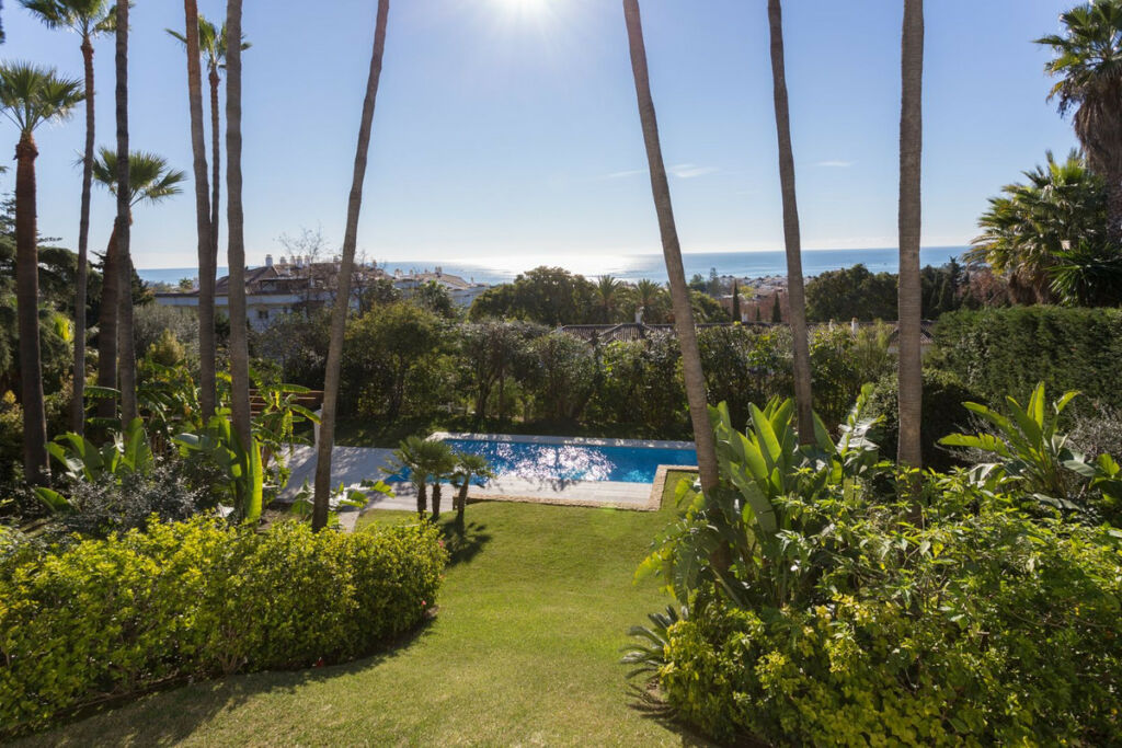 Detached Villa Marbella Málaga - image 3