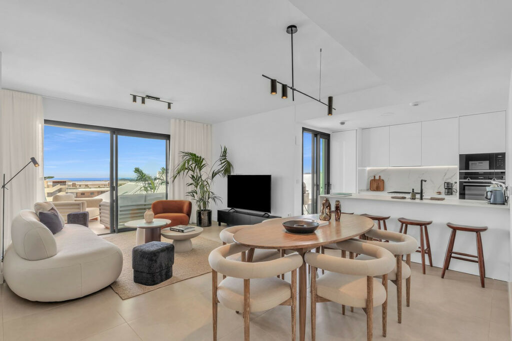 Middle Floor Apartment Fuengirola Málaga - image 3