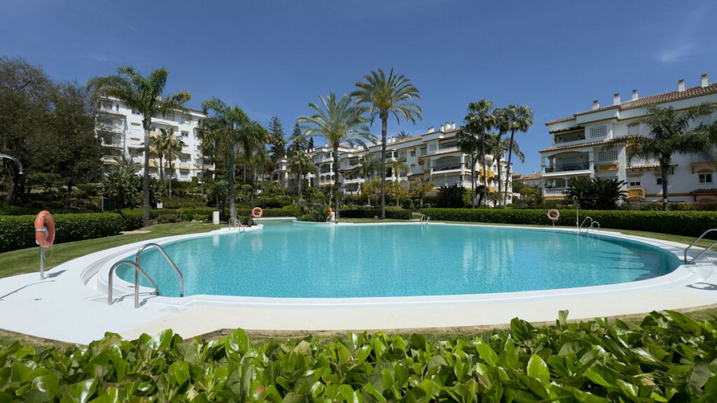 Ground Floor Apartment Marbella Málaga - image 3