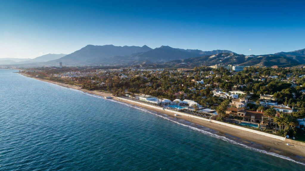 Detached Villa Los Monteros Málaga - image 3
