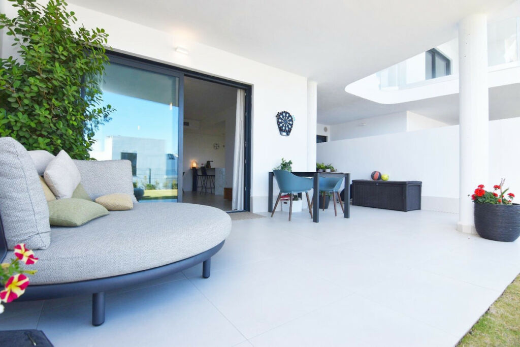 Ground Floor Apartment Benalmadena Pueblo Málaga - image 3