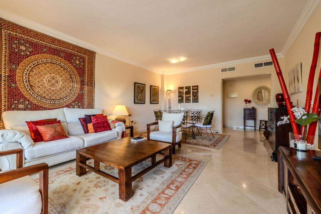 Ground Floor Apartment Río Real Málaga - image 3