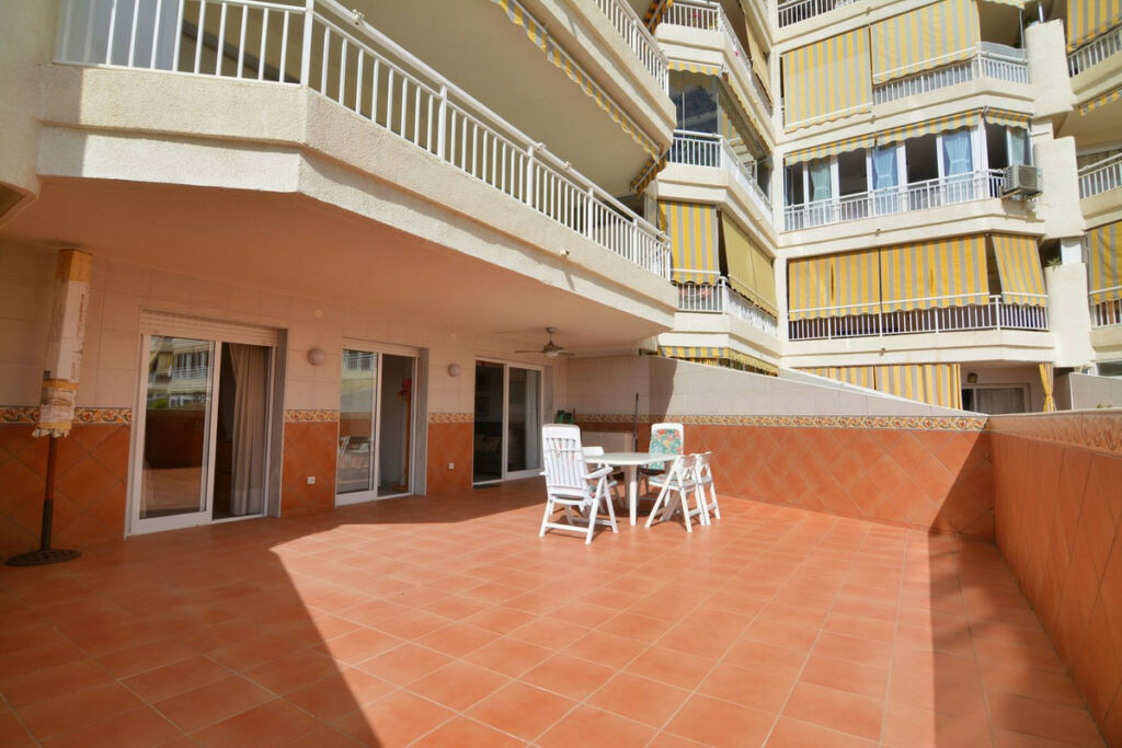 Middle Floor Apartment Los Boliches Málaga - image 3