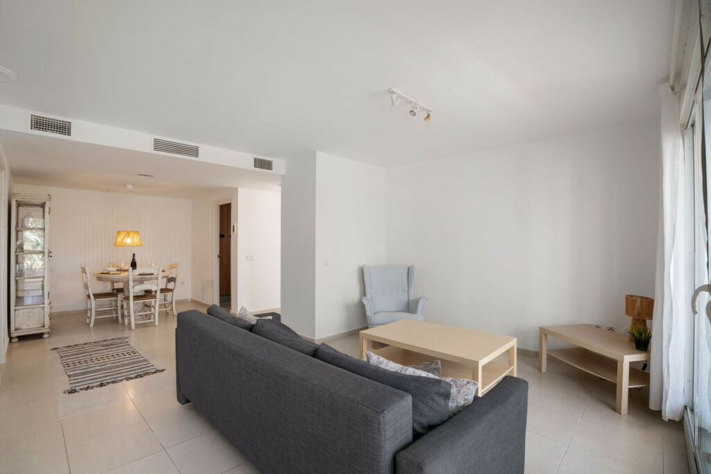 Middle Floor Apartment Torrequebrada Málaga - image 3