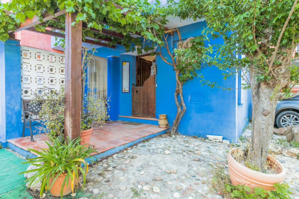 Townhouse Estepona Málaga - image 3