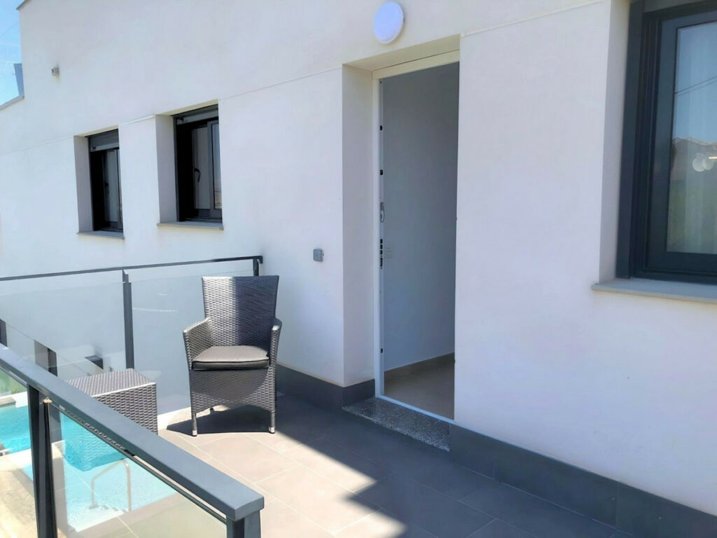 Middle Floor Apartment Gran Alacant Alicante - image 3