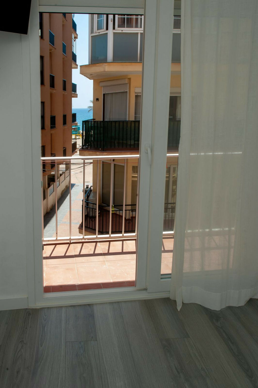 Middle Floor Apartment Fuengirola Málaga - image 3