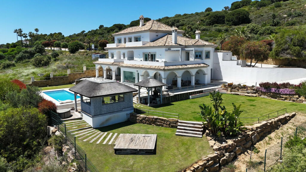 Detached Villa Sotogrande Cádiz - image 3