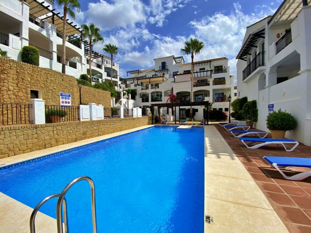 Penthouse Duplex Altos de los Monteros Málaga - image 8