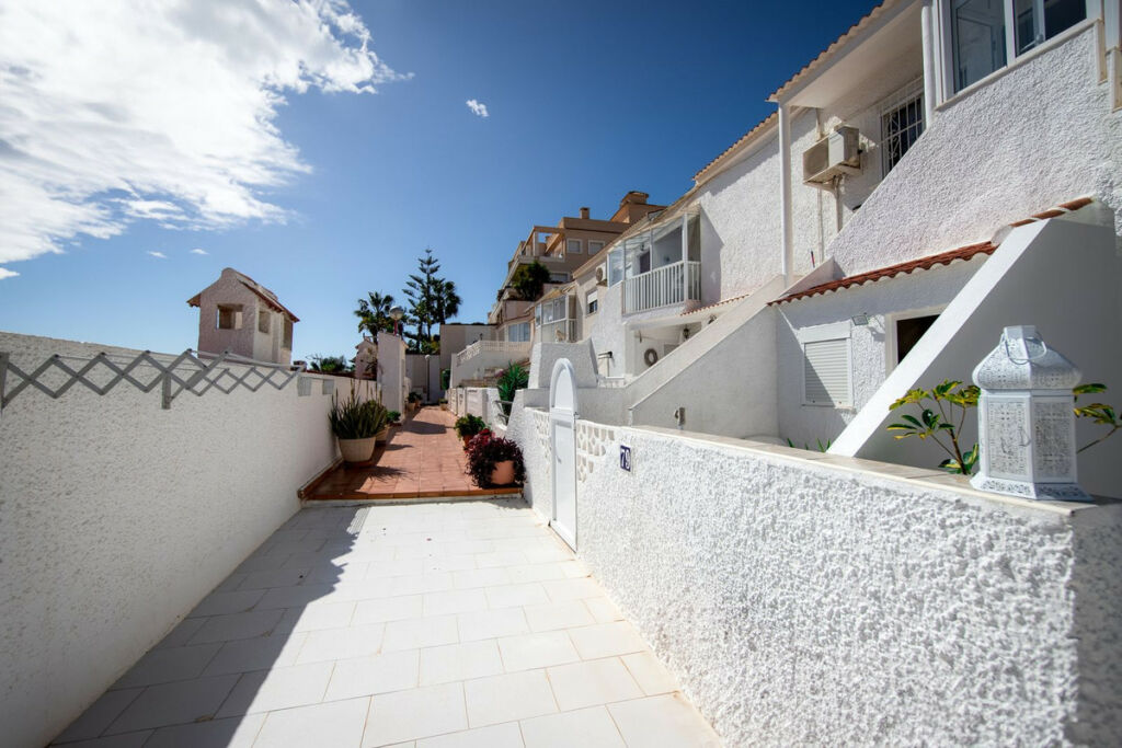 Ground Floor Apartment Torrevieja Alicante - image 3