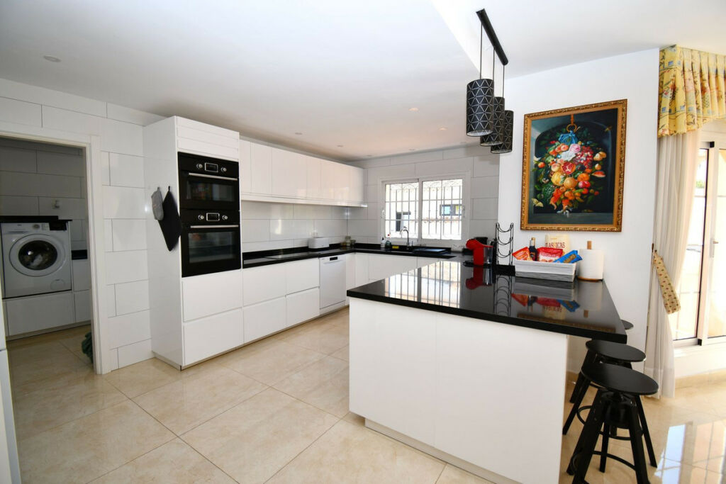 Detached Villa Mijas Golf Málaga - image 3