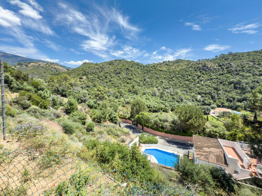 Residential Plot Benahavís Málaga - image 3