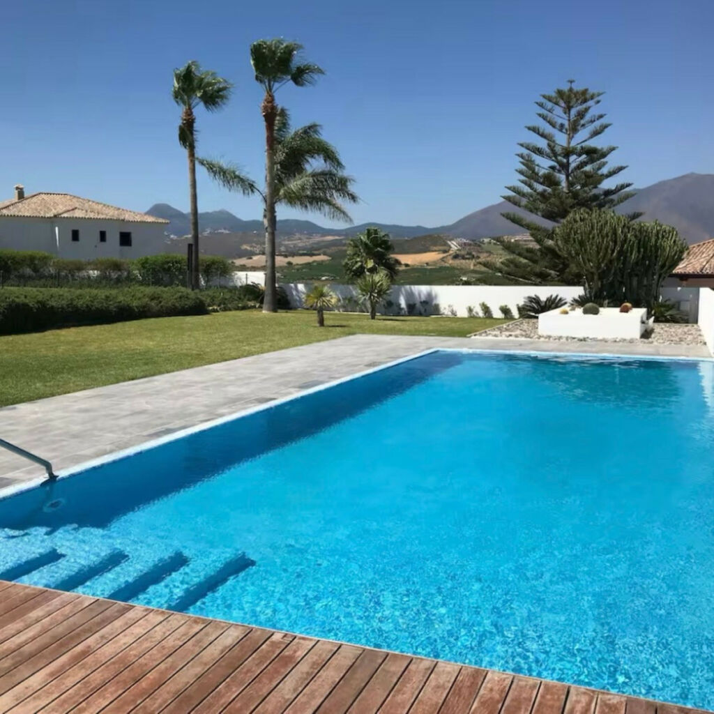Detached Villa Manilva Málaga - image 5