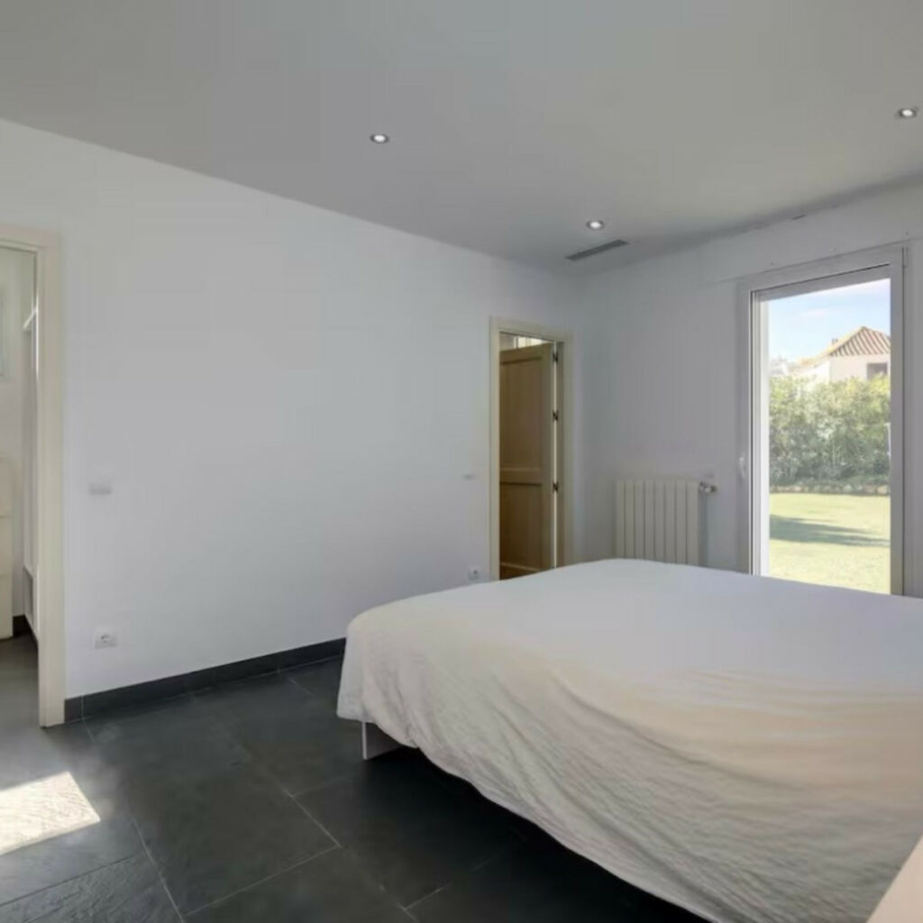 Detached Villa Manilva Málaga - image 30