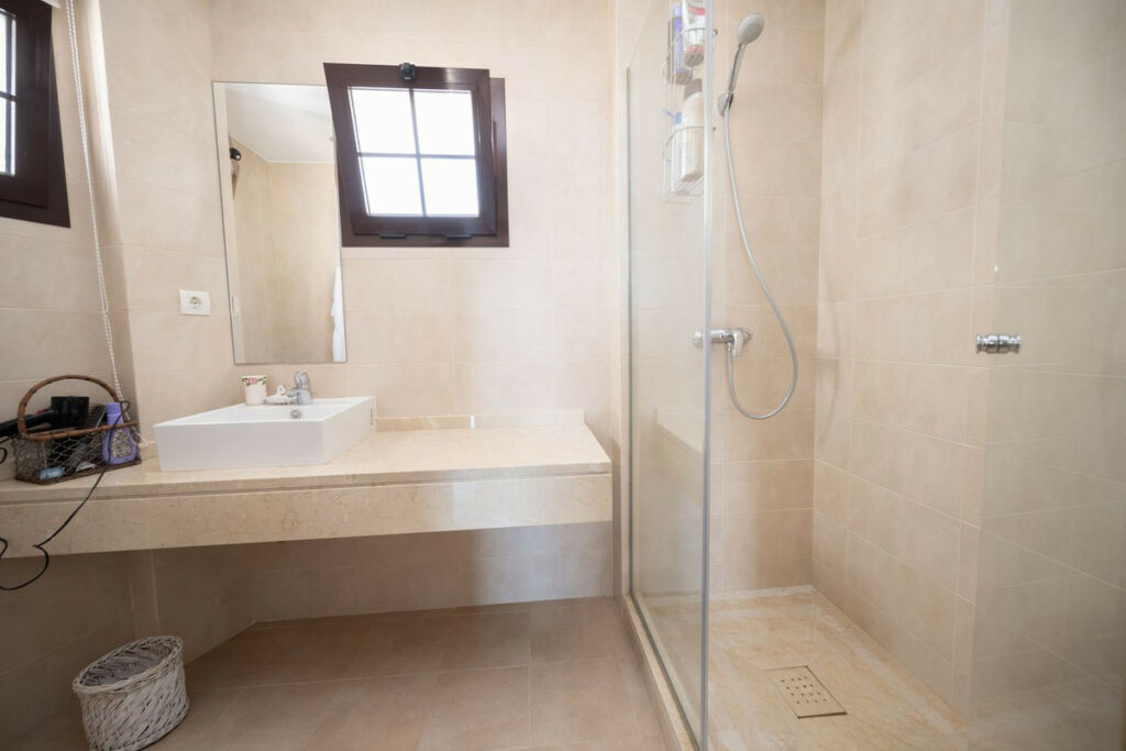 Penthouse Duplex Altos de los Monteros Málaga - image 30