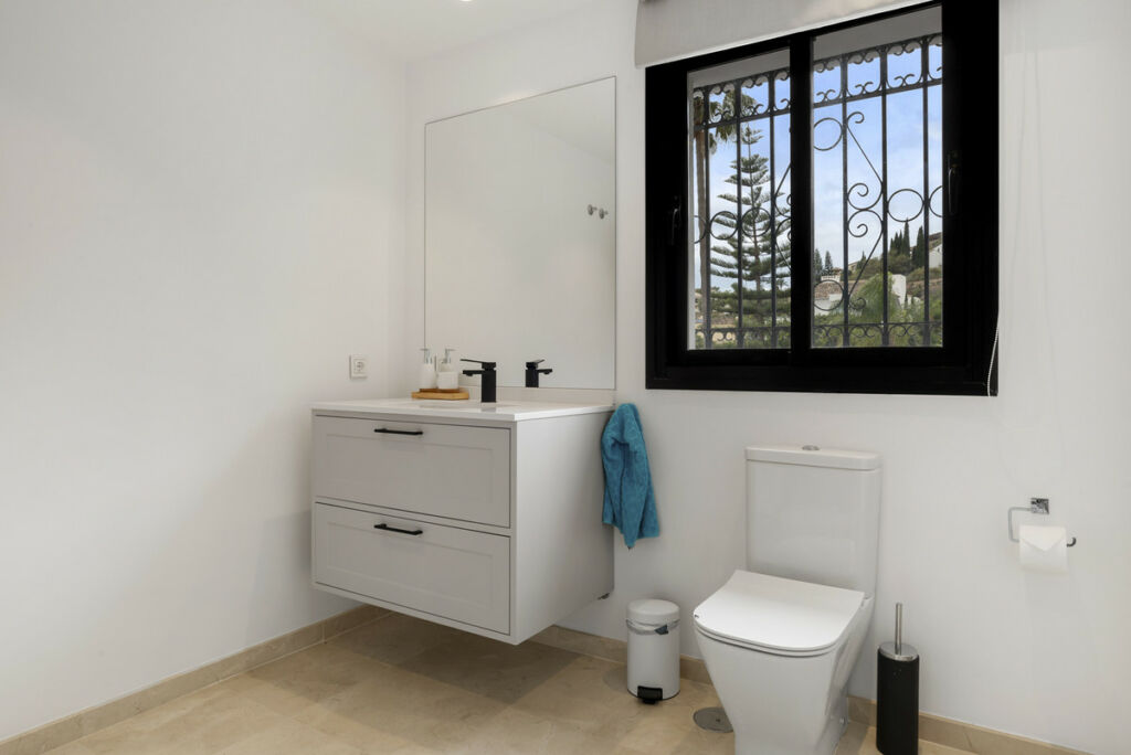 Detached Villa Benahavís Málaga - image 31