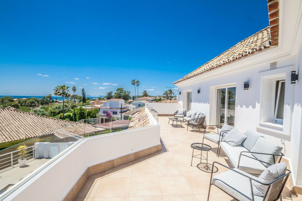 Detached Villa Estepona Málaga - image 30
