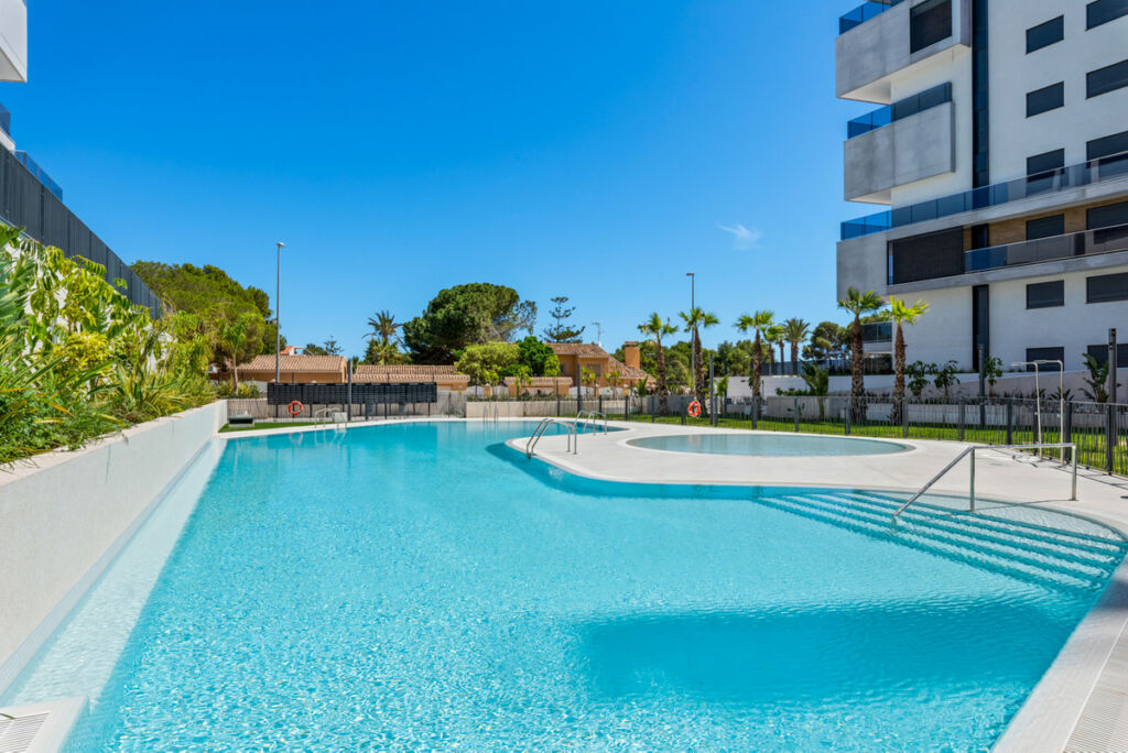 Middle Floor Apartment Campoamor Alicante - image 30