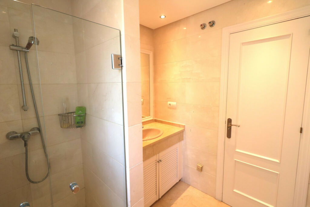 Top Floor Apartment New Golden Mile Málaga - image 30