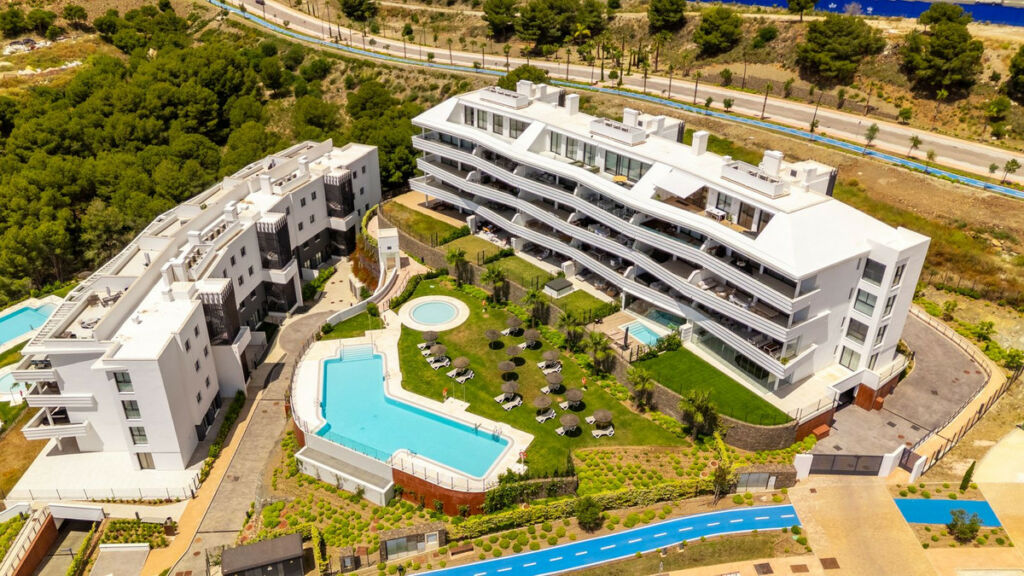 Middle Floor Apartment Fuengirola Málaga - image 30