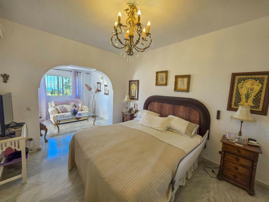 Townhouse El Paraiso Málaga - image 30