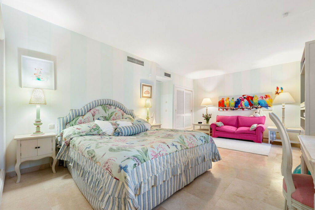 Detached Villa Nueva Andalucía Málaga - image 30