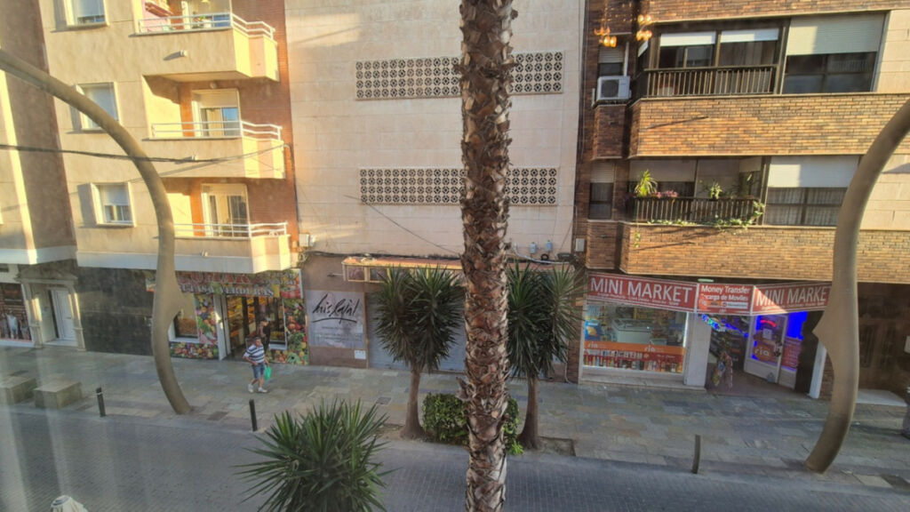 Middle Floor Apartment Torrevieja Alicante - image 30