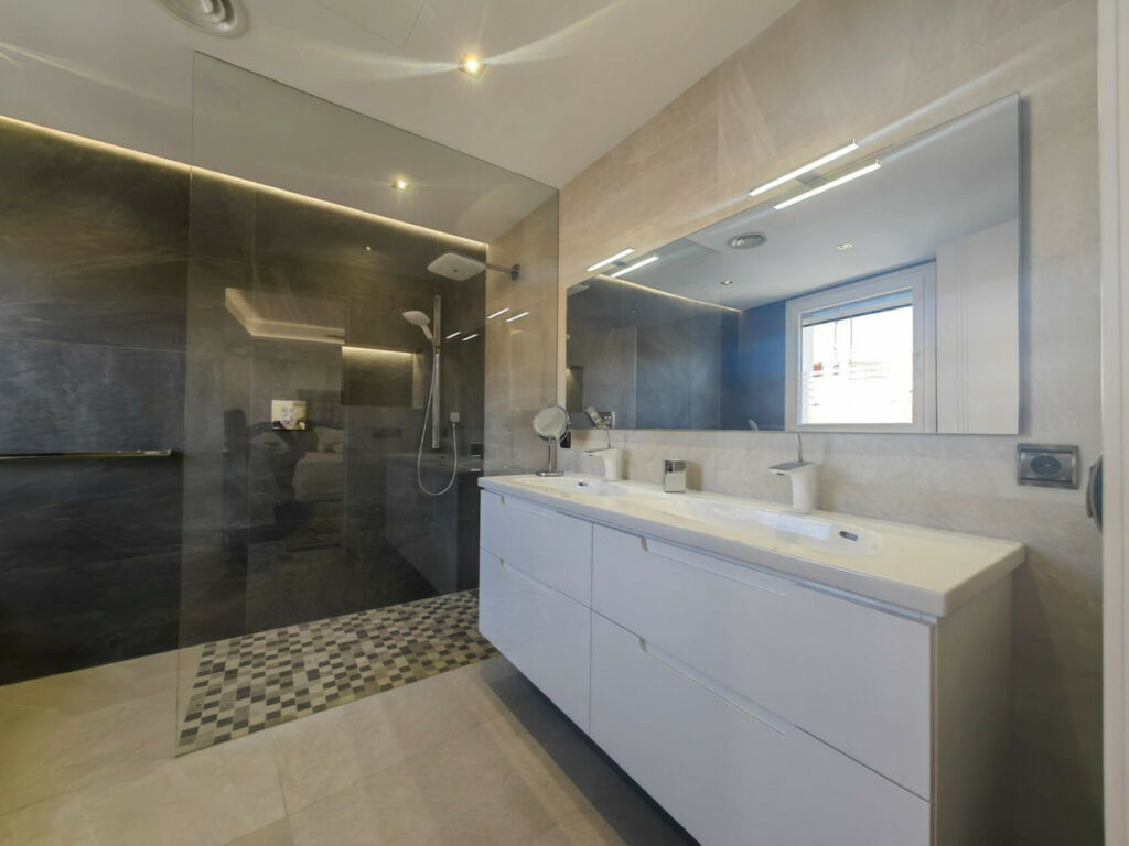 Detached Villa Estepona Málaga - image 30