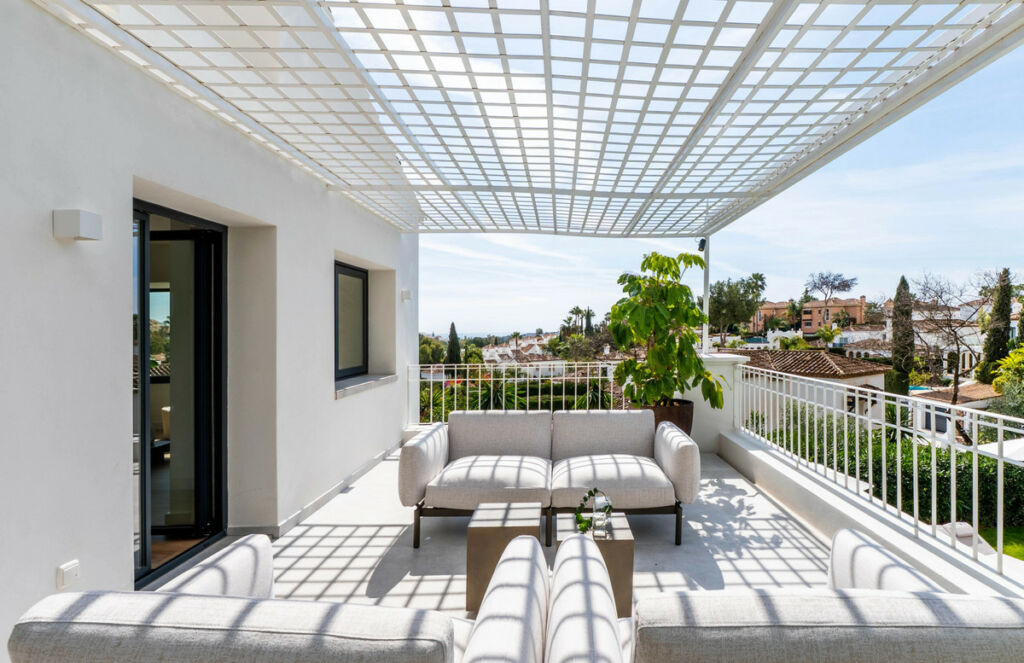 Detached Villa Nueva Andalucía Málaga - image 30