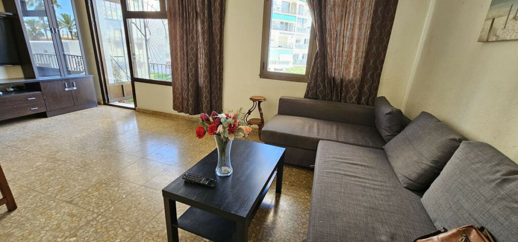 Middle Floor Apartment Benalmadena Málaga - image 4