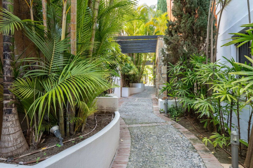 Middle Floor Apartment La Quinta Málaga - image 30