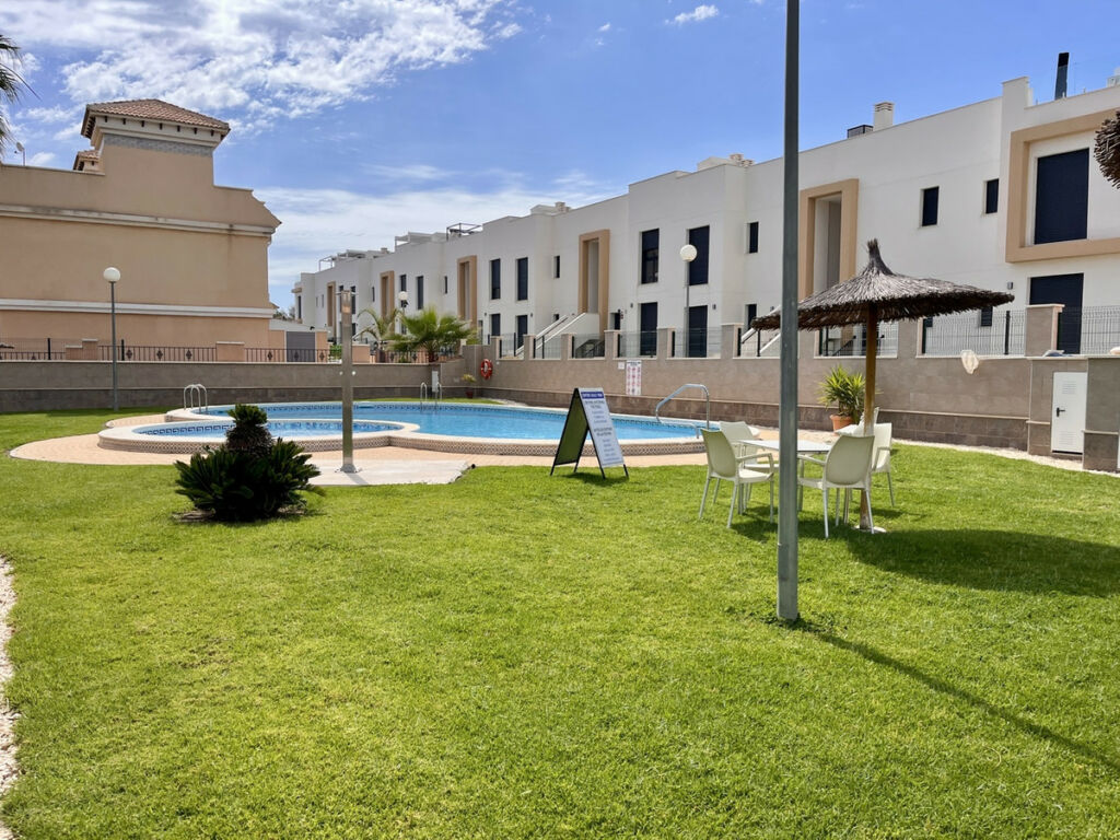 Townhouse Villamartin Alicante - image 31
