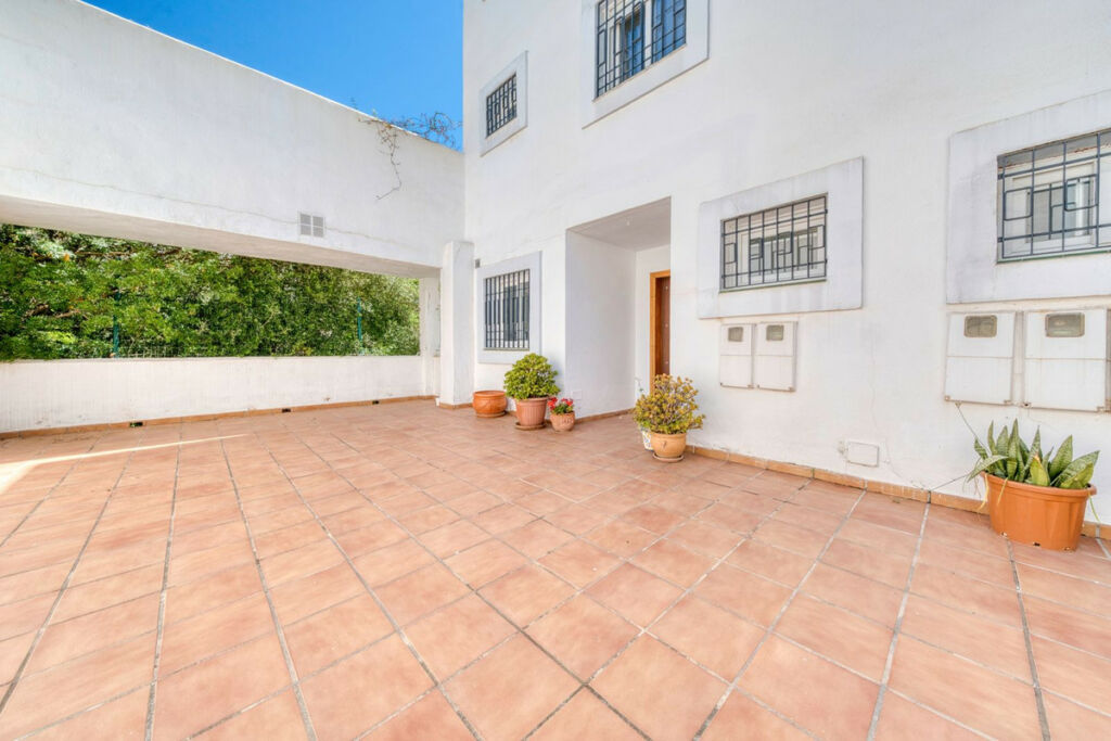 Townhouse Nueva Andalucía Málaga - image 31