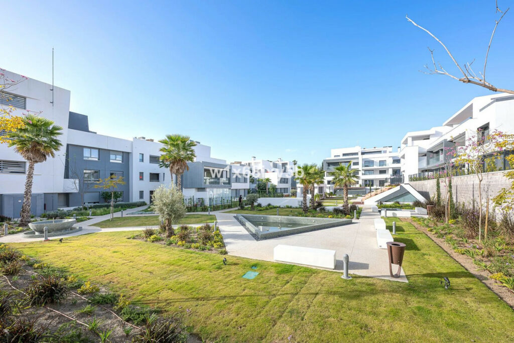 Middle Floor Apartment Selwo Málaga - image 31