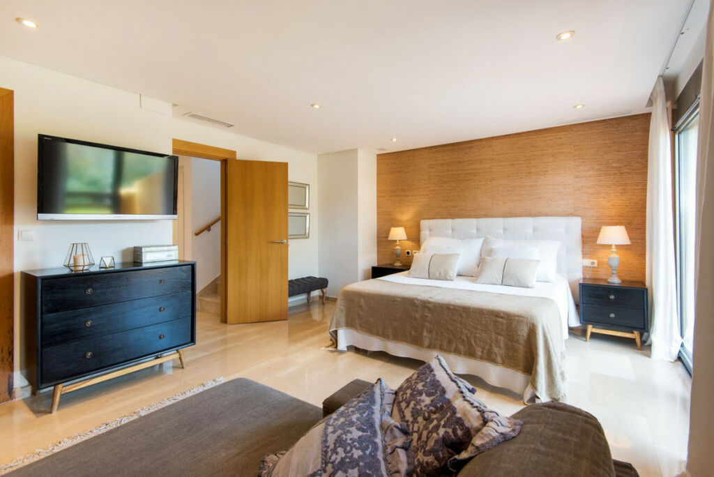 Townhouse Nagüeles Málaga - image 31