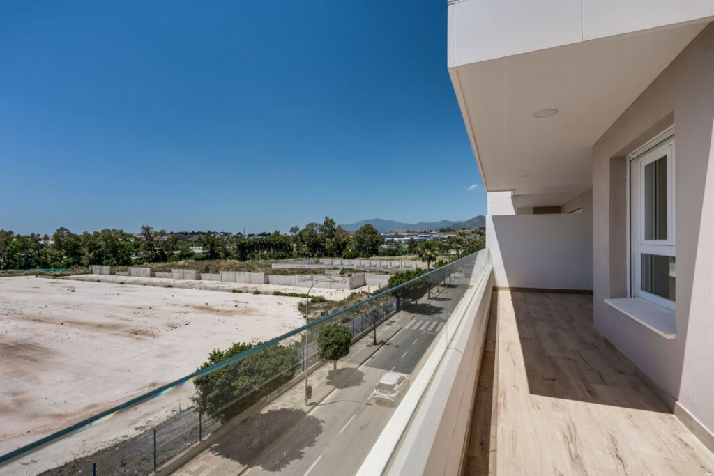 Middle Floor Apartment Nueva Andalucía Málaga - image 31