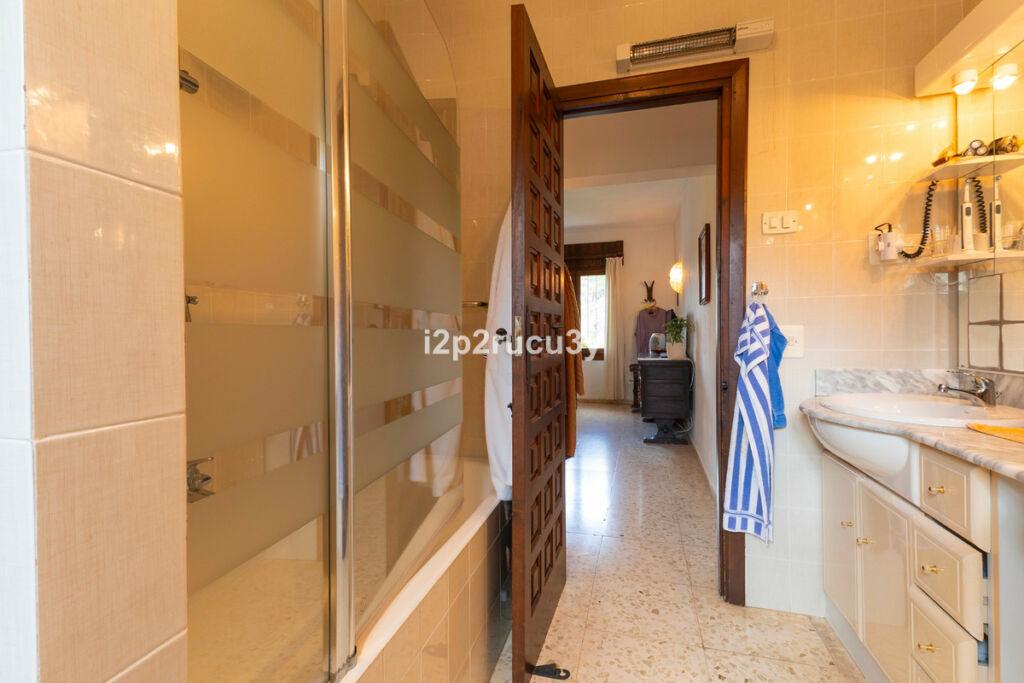 Detached Villa Moraira Alicante - image 31