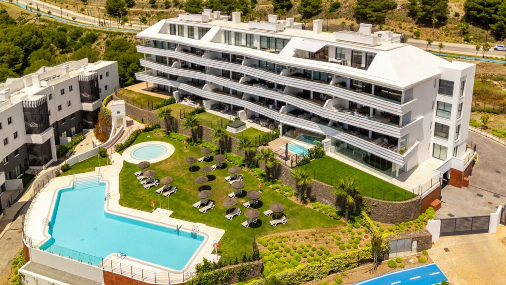 Middle Floor Apartment Fuengirola Málaga - image 31