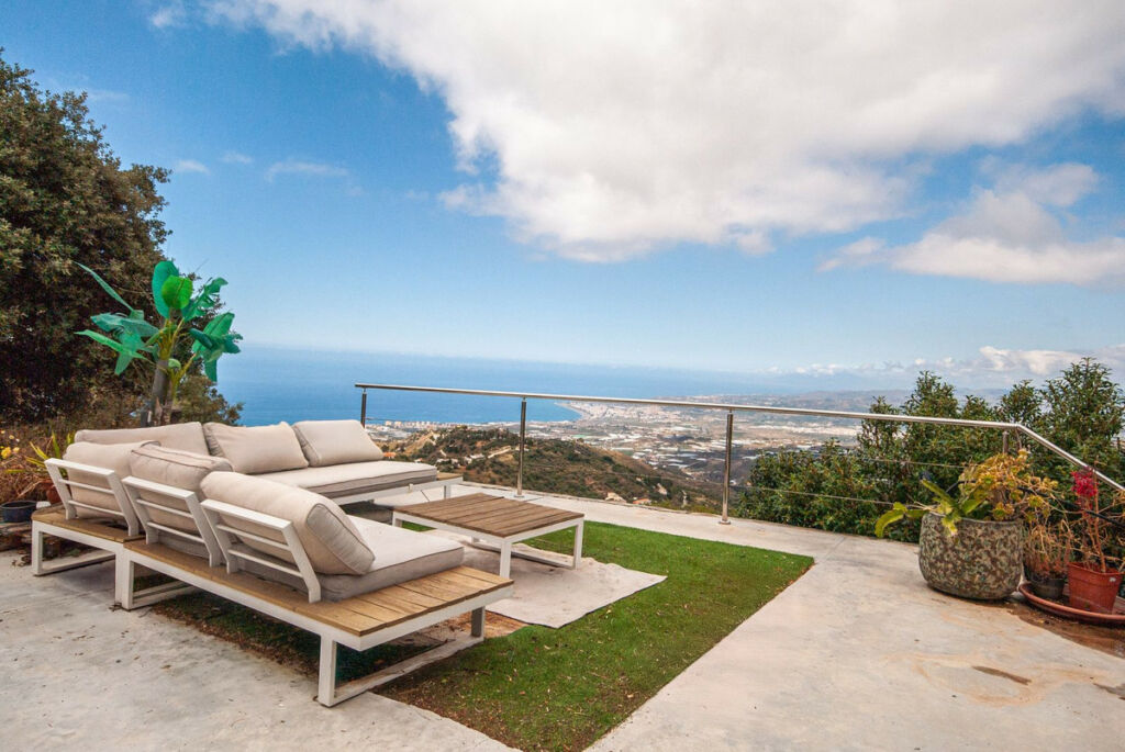 Detached Villa Sayalonga Málaga - image 31