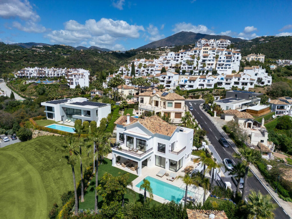 Detached Villa Los Arqueros Málaga - image 31
